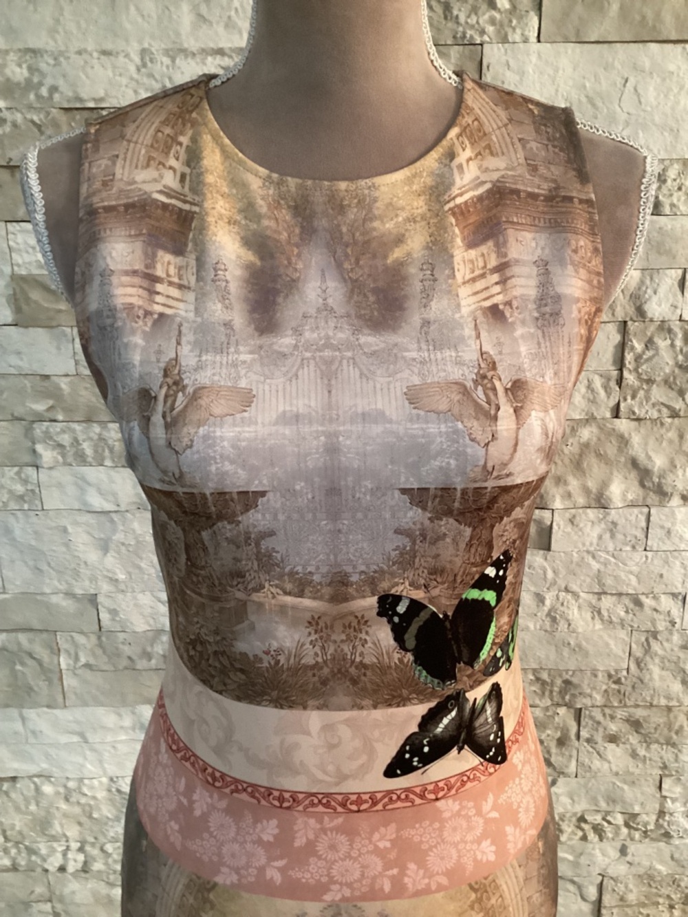 Alice + Olivia Women's Wynell A-Line Dress in the Versailles print - Picture 4 of 12